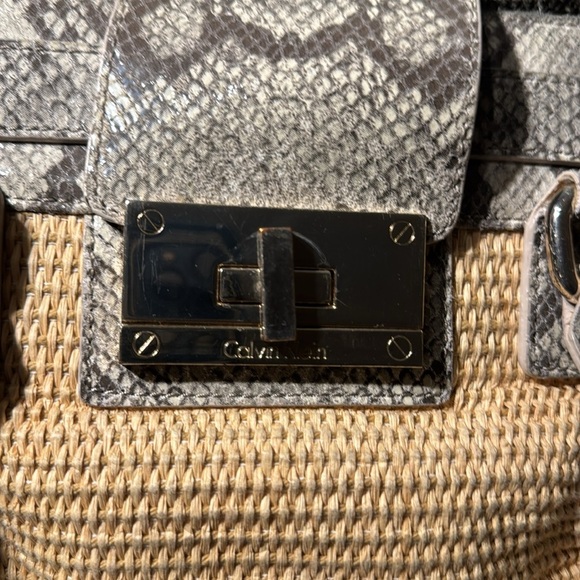 EUC Calvin Klein Tan Straw with Gray Imitation Snake Women's Bag - Picture 4 of 11